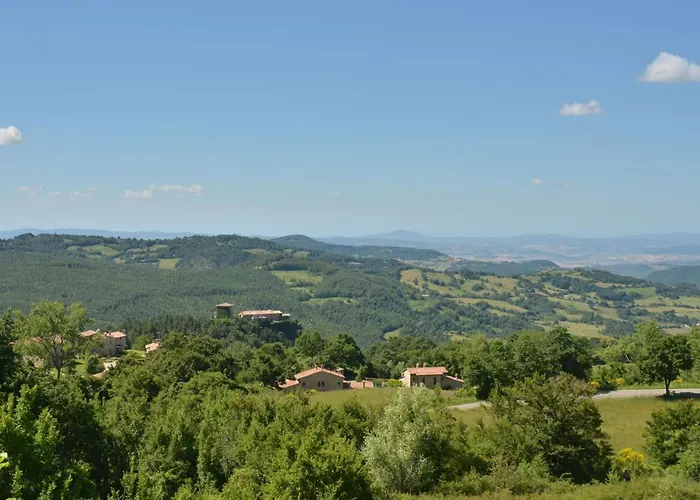 Mela A Poderone Nyaraló