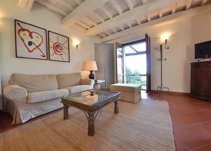 Mela A Poderone Nyaraló